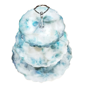 Support à gâteau en résine à 2 niveaux, aspect marbre, fait main, avec accents argentés, élégant présentoir à desserts pour mariage, centre de table moderne pour fêtes à domicile - Product Image 6