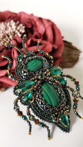 Broche Exclusivo Hecho a Mano con Cuentas y Bordado Floral, Broche Bordado de Primera Calidad para Saree, Artesanía MD, Boda - Product Image 5