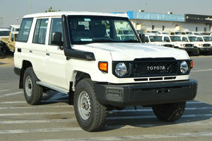 Nuevo/Usado para LC 78 Hardtop RHD 4x4 8 Cilindros LX SUV Automático con Asientos de Cuero Oscuro en Venta - Product Image 6