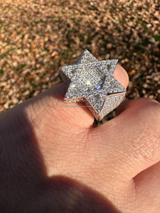 Anillo de compromiso de moissanita con diamantes de corte brillante en forma de estrella, de plata de ley 925, con engaste de garras, estilo hip hop, regalo de aniversario de boda para hombre - Product Image 2