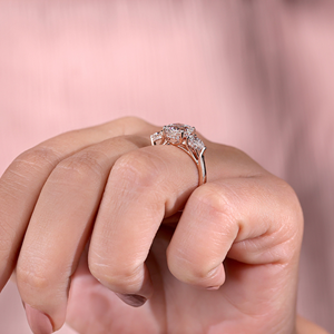 Bague de fiançailles à trois pierres en moissanite taille coussin, pierres latérales en forme de poire, plaqué or rose, certifiée IGI, pour mariage, anniversaire, mariée - Product Image 5