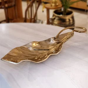 Plateaux de service en métal doré, faits à la main, de luxe, pour la maison, les hôtels, les mariages et les restaurants. - Product Image 2