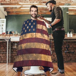 Capa Profesional para Barbería, Capa Impermeable de Poliéster para Corte de Cabello, con Cierre de Broche Negro y Estampado Personalizado por Sublimación - Product Image 1