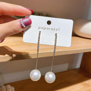 Boucles d'oreilles pendantes Paparazzi Diamond, style classique de luxe unisexe, bijoux à porter au quotidien, or massif 18 carats plaqué or rose - Product Image 1
