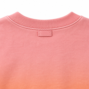 Ensemble sweat-shirt et short pour homme, streetwear tendance au look moderne et épuré, idéal pour se détendre, s'entraîner et les occasions décontractées, coupe confortable. - Product Image 4