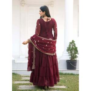 Vestido de Noche de Georgette con Bordado de Diseñador y Trabajo Intrincado de Bordado con Lentejuelas - Product Image 5