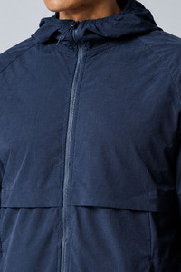 Conjunto de cortavientos con capucha de primera calidad para hombre, sudadera ligera con cremallera y pantalones cortos a juego para correr, senderismo y actividades al aire libre, conjunto de ropa deportiva para hombre - Product Image 3