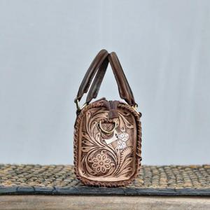 Bolso de Mano de Cuero de Lujo, Ligero, Gran Capacidad, Poliéster con Patrón Floral en Relieve, Asa Superior, Cierre de Cremallera, Duradero - Product Image 2