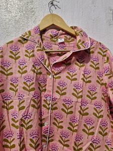 Conjunto de Pijama Floral para Damas de Honor, Personalizado, de Jersey de Algodón, Cuello en V, Cierre con Cordón, Transpirable, Suave, de Longitud Completa - Product Image 3