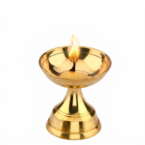 Lampe à huile Diya en laiton faite à la main pour Puja Akhand Jyot Deepam, décor traditionnel en laiton pour temple domestique, vente en gros OEM - Product Image 1