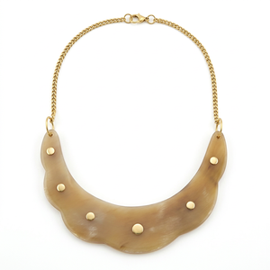 Collier statement en corne naturelle véritable fait main, vente en gros, personnalisé OEM ODM, avec clous dorés, bijoux de mode DECORYUG - Product Image 1