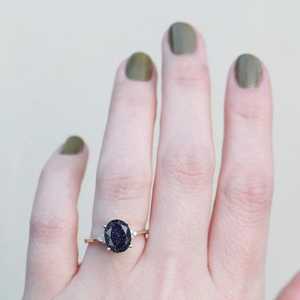 Bague en pierre de sable bleue, coupe ovale délicate, argent sterling 925, plaqué or 14 carats, bague de fiançailles, cadeau de mariage - Product Image 2