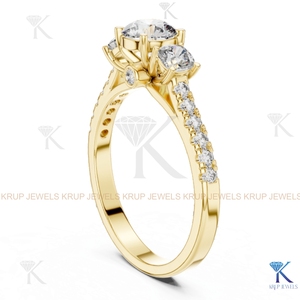 แหวนหมั้นเพชรแบบ3เม็ดสีทองกลางเบาะรองนั่งข้างห้องแล็บ - Product Image 4