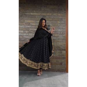 Vestido de Fiesta Hecho a Mano con Corte en A, Dupatta Bordada, Talla XL, con Pedrería y Cintura Impero - Product Image 5