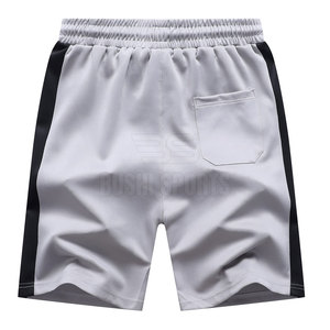 Pantalones cortos deportivos elegantes de tela elástica diseñados para una libertad de movimiento y comodidad diaria. - Product Image 2