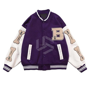 Chaqueta Varsity de Satén Negra Personalizada al por Mayor con Mangas de Cuero Vacuno, Parches de Alta Calidad y Bolsillos de Lona - ¡Novedad! - Product Image 6