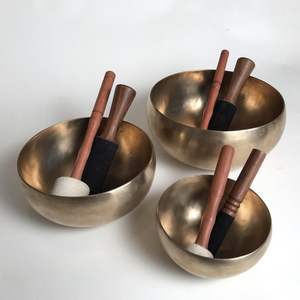 Magnifique bol chantant en laiton martelé avec mallette en bois et coussin pour la méditation profonde, le yoga, la décoration spirituelle de studio - Product Image 6