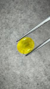 Zafiro Amarillo Natural de Bangkok de 3.85 Ct con Certificado GIA, Corte Ovalado, Gema Suelta, Piedra Preciosa Amarilla Dorada - Product Image 2
