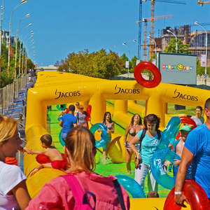 Toboggan aquatique gonflable commercial en PVC pour parcours d'obstacles urbain, équipement de parc aquatique extérieur/intérieur - Product Image 3
