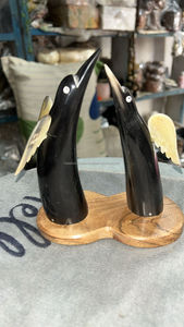 รูปปั้นนกเพนกวินฮอร์นธรรมชาติทำด้วยมือพร้อมฐานไม้รูปปั้นสัตว์ที่เป็นมิตรกับสิ่งแวดล้อมสำหรับตกแต่งบ้านของขวัญเครื่องประดับนก - Product Image 4