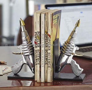 Serre-livres modernes au design de pistolet de couleur argent de luxe, parfaits pour la décoration de table classique et l'agencement de livres - Product Image 1