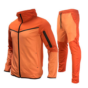 Survêtement de football entièrement personnalisé de haute qualité, tenue de jogging par sublimation, survêtement tissé confortable pour homme, tenue décontractée d'équipe - Product Image 1