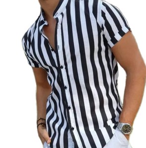 Chemise décontractée pour homme à manches courtes, rayures verticales bleues et blanches, col rabattu, boutonnée, en popeline tissée pour l'été - Product Image 6