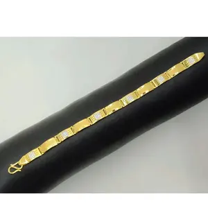 Elegante Brazalete de Oro para Hombre de 22K para Uso Diario y Festivo con Diseño de Doble Tono y Acabado Premium - Product Image 1