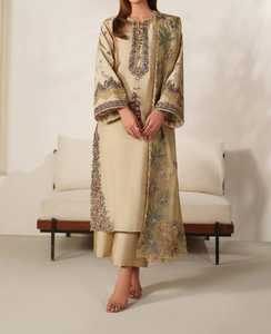 Robes traditionnelles indiennes et pakistanaises pour femmes, de qualité supérieure, pour les occasions spéciales, à prix de gros et avec un MOQ faible. Robes brodées pour femmes. - Product Image 1