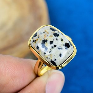 Bagues en pierre précieuse de jaspe dalmatien naturel faites à la main, forme coussin, plaqué or 18 carats sur argent sterling 925 - Product Image 1
