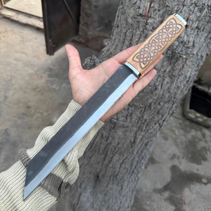 Couteau de chef viking artisanal forgé à la main avec manche en bois et étui en cuir - Product Image 5