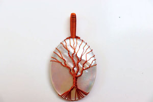 Colgante de Ópalo Blanco Hecho a Mano con Árbol de la Vida, Envuelto en Alambre de Cobre, Piedra Ovalada, Joyería Espiritual de Sanación - Product Image 4