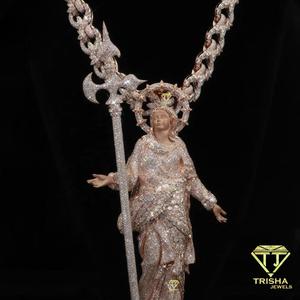 Colgante de Figura Religiosa de Plata de Ley 925 con Diamantes de Moissanita de Diseño, con un Diseño Tridimensional Completamente Detallado y Brillante - Product Image 6