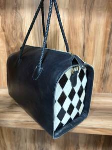 Bolso tote hecho a mano con parches de cuero genuino de vaca con pelo. |   Bolso de hombro estilo western para mujer con correa desmontable - Product Image 5