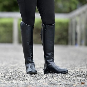 รองเท้าขี่ม้าสำหรับผู้หญิง ยี่ห้อ Syntovia รุ่น Tall Field Boot ผลิตจากหนังแท้ สีดำ ซิป YKK ผลิตโดย Life Care - Product Image 2