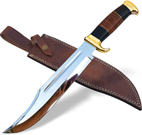 Op maat gemaakte handgemaakte Damascus stalen Rambo Bowie-mes met messing beschermkap, houten & hoornen handvat en leren schede. Lage minimale bestelhoeveelheid. Outdoor Bowie-mes.