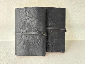 Cuadernos de Cuero Clásicos Vintage con Cierre Envolvente, Ecológicos, Hechos a Mano, Rústicos, para Escribir, Dibujar, Viajar y Regalar - Product Image 1