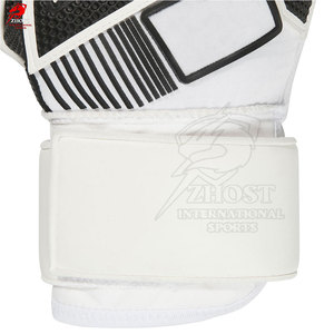Gants de gardien de but haute performance sur mesure pour le commerce international, contrôle de l'humidité pour les équipes professionnelles - Product Image 4
