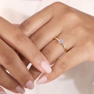 Anillo de Diamante Exclusivo Cultivado en Laboratorio para Colecciones Premium, Especial para Novias, Claridad VVS-VS, Certificado IGI, en Venta para Exportación - Product Image 4