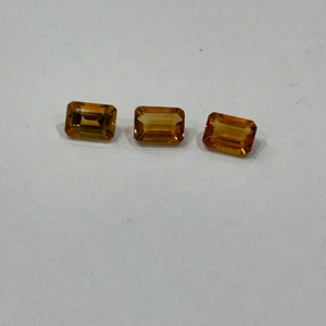 Citrine naturelle de qualité gemme, taille émeraude 7x5mm, pierre précieuse dorée calibrée et nette, qualité joaillerie fine, provenance Madagascar - Product Image 5