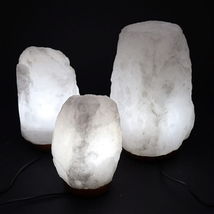 Elegante Lámpara de Sal del Himalaya Blanca Natural, Luz Nocturna de Cristal de Roca para una Atmósfera Tranquila, Terapia de Bienestar, Decoración del Hogar, Idea de Regalo - Product Image 5