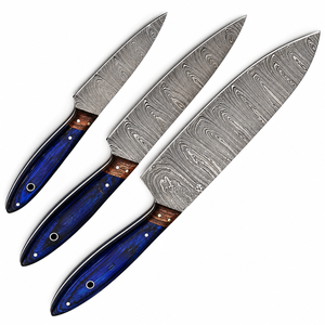 Ensemble de 3 couteaux de cuisine à motif Damas avec manches en bois bleu royal et lames argentées pour le chef, la découpe et la préparation des aliments - Product Image 5