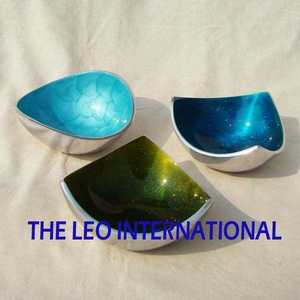 Cuenco Decorativo de Aluminio con Diseño de Flor Chapado en Oro, de Alta Calidad, Lujoso y Elegante para el Hogar - Product Image 4