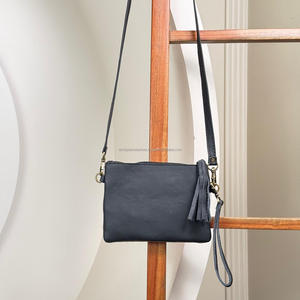 Nueva moda Vintage Rosa diseño Floral mano tooled cuero de vaca muñequera bandolera bolso borla monedero y bolsa para mujer - Product Image 5