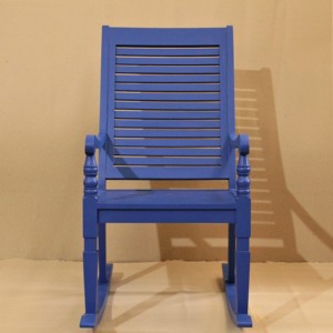 Fauteuil à bascule en bois de mahogany massif Cendra, disponible en plusieurs couleurs, pour le mobilier de salon - Product Image 4