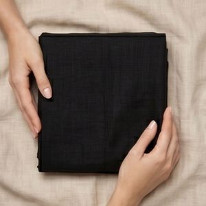<b>Black</b> Linen <b>Shawl</b> Saree with Geometric Patterns - Product Image 3
