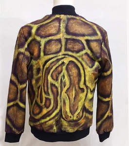 แจ็คเก็ตหนังแท้ผู้ชายแบบใหม่ล่าสุด คอตั้ง ลายพิมพ์ ดีไซน์ทันสมัย กันน้ำ หนา ทนทาน สไตล์คลาสสิก แฟชั่นไฮสตรีท - Product Image 2