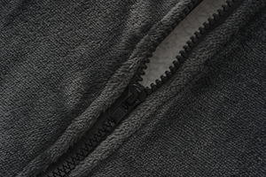 En gros, Couverture-couverture à capuche en peluche douce et confortable, motif personnalisé, style moderne, vêtement de nuit une pièce - Product Image 3