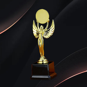 Trofeo de Campeonato Premium Dorado con Cintas Decorativas y Base Negra, Premio para Eventos y Competiciones Deportivas - Product Image 4