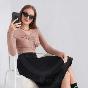 Haut court à volants et lacets pour femmes, coupe ajustée, manches courtes, haut décontracté à la mode - Product Image 4